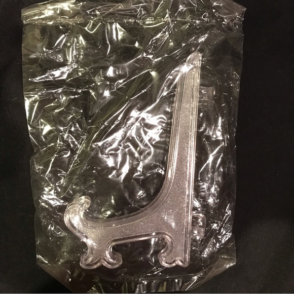 ✨Avon Collectable 2002 Christmas Plate✨ - Picture 3 of 3